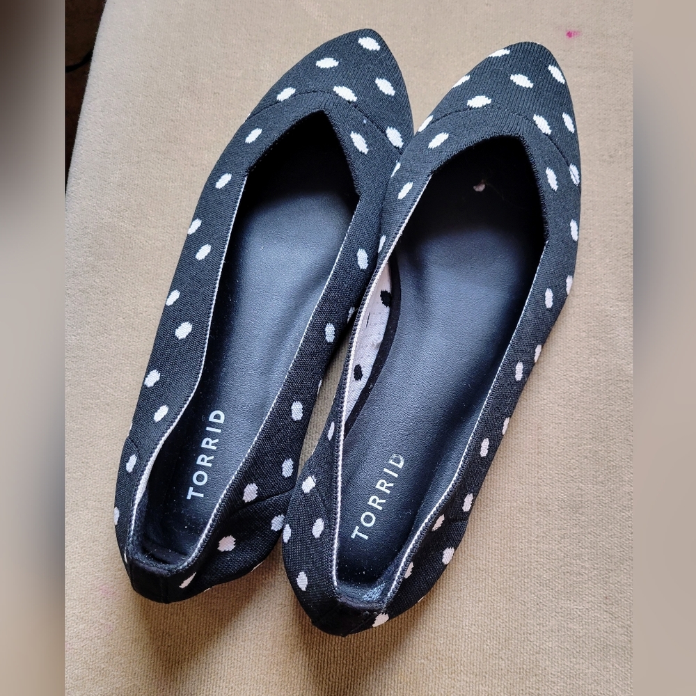 Torrid Polka-dot Pointed Toe Flats Size 10WW